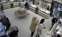 Sokak Ortasında Rastgele Ateş Açtı: 4 Yaralı