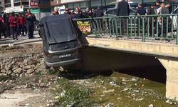 Zincirleme Kaza Sonrası Otomobil Dereye Uçtu