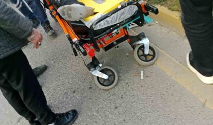 Sakarya’da motosiklet refüje çarptı: 1 yaralı