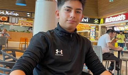 Kamyonet ile motosiklet çarpıştı: 1 ölü, 1 yaralı