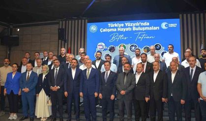 Bakan Işıkhan: "Bugün geleceğe umutla yürüyoruz"