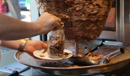 Artvin'in kuzu dönerinin Rize'den kavanozlarla yolculuğu