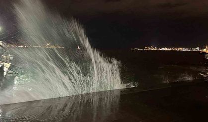 İstanbul'da Sabah Saatlerinde Lodos Etkili Oldu