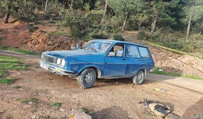 Park Halindeki Araçta Erkek Cesedi Bulundu