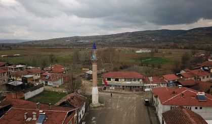 Yıllardır Camisi Yok, Minaresi Var! O Köy Merak Konusu Oldu