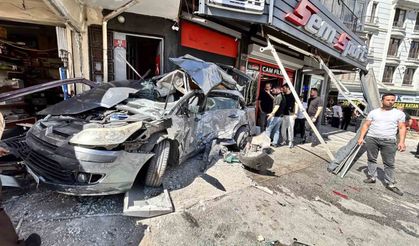 Otobüs İş Yerine Daldı: 7 Yaralı