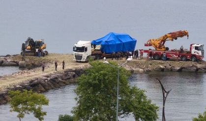 Sahil Güvenlik Botu Kayalıklara Çarptı: 6 yaralı