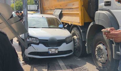 Samsun'da Feci Kazada Sıkışan Kişi Yaralandı