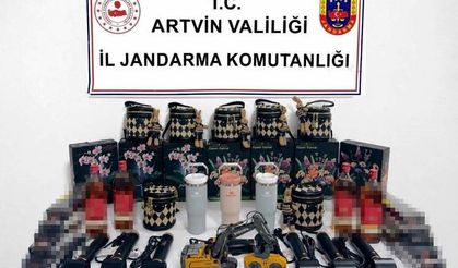 Artvin'de Kaçakçılık Operasyonu: 25 Kişi Yakalandı