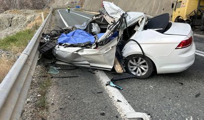 Artvin'de Rize Plakalı Araç Kazaya Karıştı: 1 Ölü