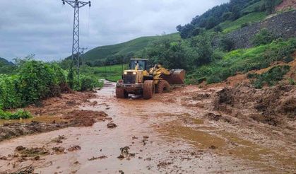 Trabzon'da Etkili Yağışın Etkilerine Karşı Çalışmalar Sürüyor