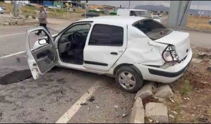 İki Otomobilin Kafa Kafaya Çarpıştığı Kazada 5 Yaralı