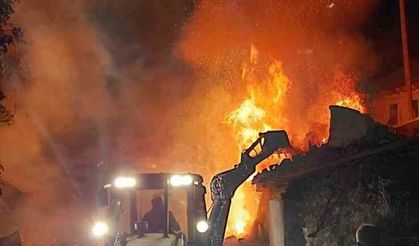 Köy Evi Alevlere Teslim Oldu