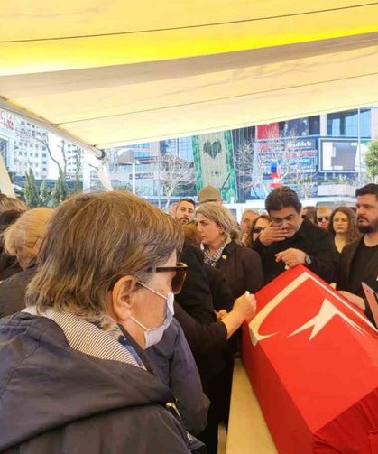 Oyuncu Şinasi Yurtsever son yolculuğuna uğurlandı