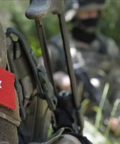 Pençe-Kilit Harekâtı bölgesinde Piyade Uzman Çavuş Mesut Karadağ yıldırım düşmesi sonucu şehit oldu