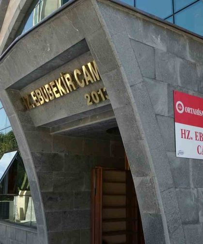 Dünyada bir benzeri olmayan cami görüntüsüyle dikkat çekiyor