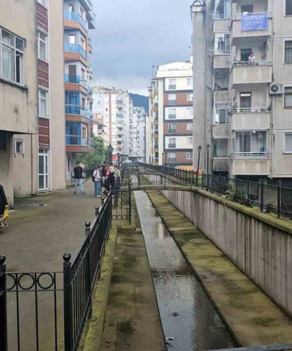 Artvin’de 10 günlük bebek 5. kattan babasının kucağından düşerek hayatını kaybetti