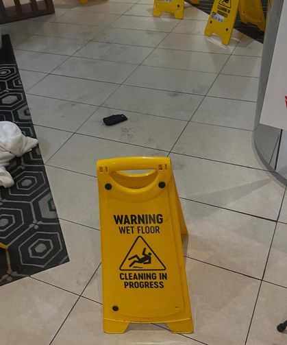 Avusturalya’da Havalimanında Cebindeki Bataryası Patlayan Yolcu Yaralandı