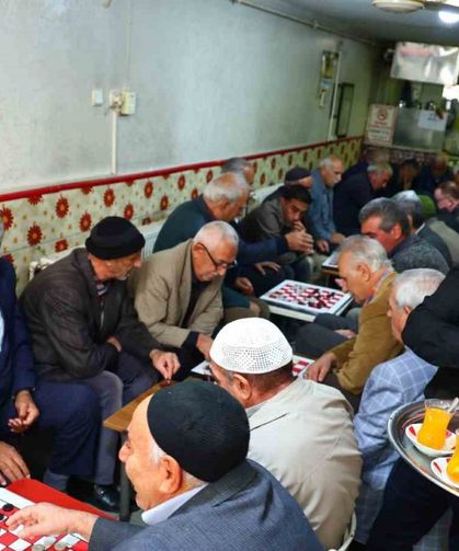 Bu Çay Ocağında Yıllardır Sadece Dama Oynanıyor