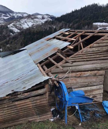 Giresun'da Fırtınada Bazı Seralar Ve Yayla Evleri Hasar Gördü