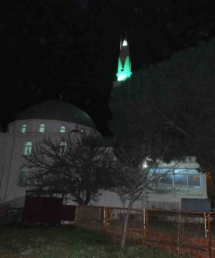 3 Dakika Erken Okunan Ezan Kafaları Karıştırdı