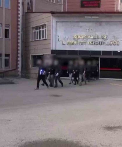 Dini İstismar Eden Terör Yapılanmasına Eş Zamanlı Baskın