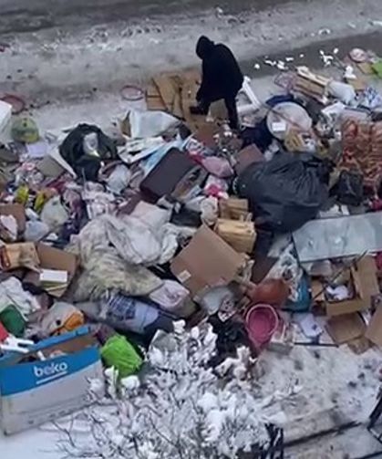 Evden Tonlarca Çöp Çıktı