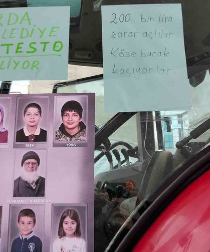 İki Yıldır Çözüm Bulamadı, Traktörüyle Bafra Belediyesi Önüne Dayandı