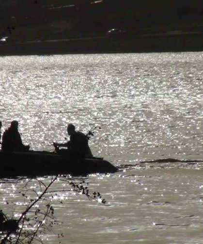 Kayıp Genç Gölette Aranıyor