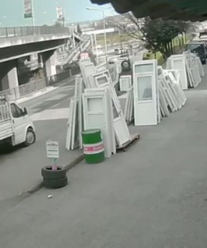 Köpekten Kaçmaya Çalışan Üniversite Öğrencisine Belediye Otobüsü Çarptı