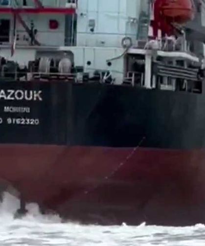 Sarıyer'de Karaya Oturan Gemi Kurtarıldı