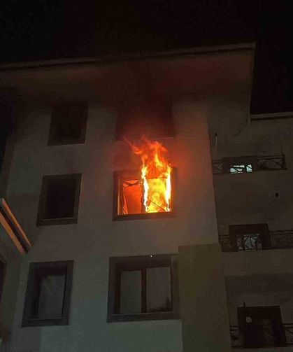 Tartıştığı Annesine Kızıp Daireyi Ateşe Verdi