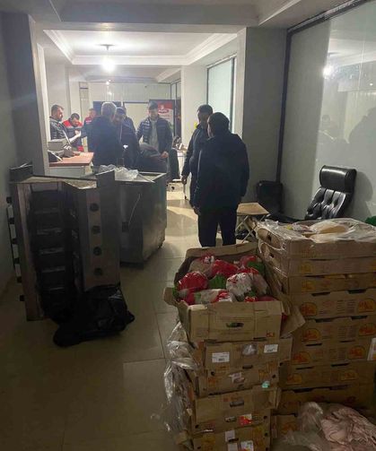 Trabzon'da Tavuk Eti Deposundaki Bozuk Ürün Ele Geçirildi