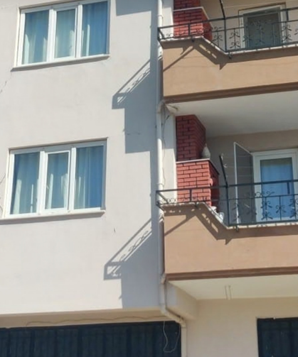 Denizli'de 5.1 Büyüklüğündeki Depremde Çatlaklar Oluştu