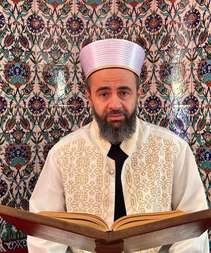 45 Yaşındaki Din Görevlisi 8 Ayda Hafız Oldu