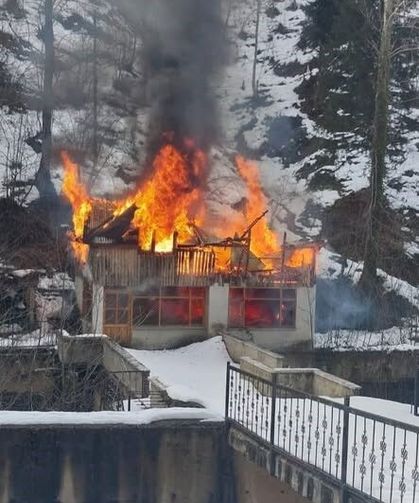 Balık Tesisinde Çıkan Yangın Evi Küle Çevirdi