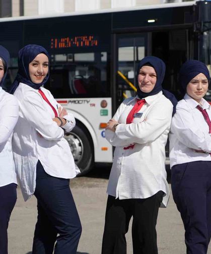 Direksiyonda Kadın Gücü: Samsun'da Yolcuları Kadın Şoförler Taşıyor