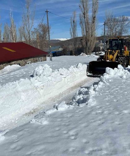 Erzurum'da Karla Mücadele Devam Ediyor