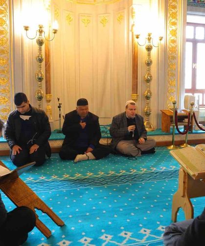 Görme Engelli Üç Hafız Ramazan Boyunca Mukabele Okuyor