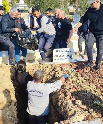Kayıp Kızını 3 Yıl Sonra Mezarda Buldu