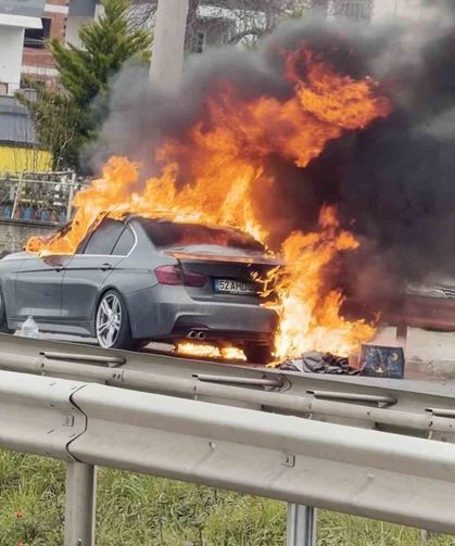 Ordu'da Lüks Otomobil Alevlere Teslim Oldu