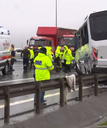 Kuzey Marmara Otoyolu’nda Polis Servis Minibüsü Kaza Yaptı: 1 Polis Şehit Oldu, 16 Polis Yaralandı