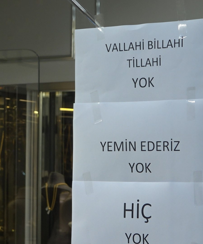 "Vallahi Billahi Yok" Yazısı Kuyumcuda İzdihamı Durduramadı
