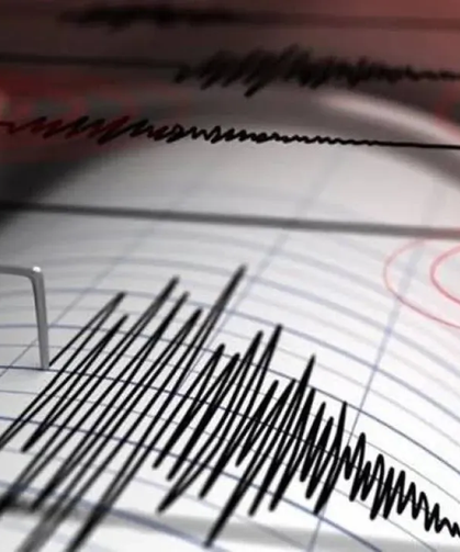 Van’da 5.2 Büyüklüğünde Deprem: Sarsıntı Anı Kamerada