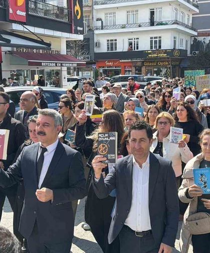 Arhavi'de 'Kitap Yolu' Yürüyüşü