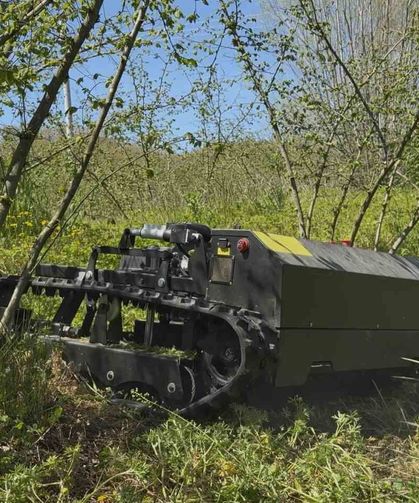 Günler Süren İşi 3 Saatte Bitiriyor, Çiftçi İse Hayretle İzliyor