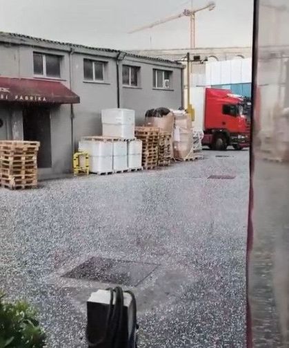 İstanbul'da Dolu Sürprizi