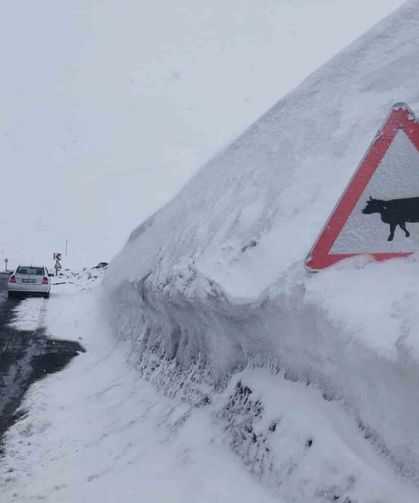 Kar Kalınlığı Tabela Boyunu Geçti