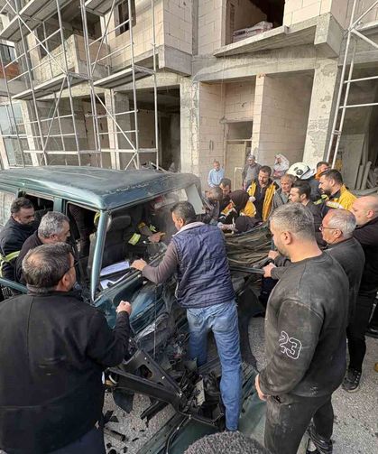 Ekmek Taşıyan Fırın Araçları Çarpıştı: 3 Yaralı