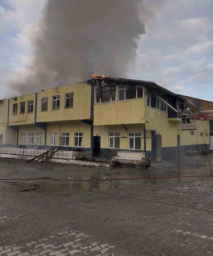 Kastamonu'daki Fabrika Yangını Kontrol Altına Alındı